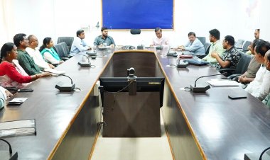 अपर कलेक्टर प्रदीप कुमार साहू ने जिले के गैस एजेंसी संचालकों की ली बैठक,उपभोक्ताओं को गैस सिलेंडर लेने में कोई परेशानी   नही होने चाहिए ,गैस की अवैध भंडारण और कालाबाजारी की शिकायत मिलने पर होगी कड़ी कार्यवाही