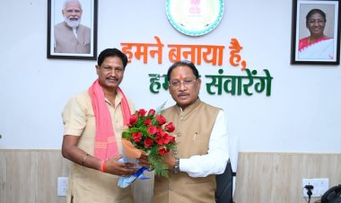 जिला पंचायत सदस्य गेंदबिहारी सिंह ने अपने क्षेत्र के साथ जशपुर की विकास को लेकर रायपुर में मुख्यमंत्री विष्णुदेव साय से की चर्चा