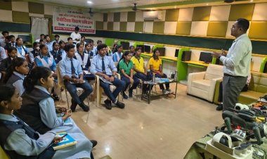 जशपुर में रोबोटिक्स की नई उड़ान: कलेक्टर रोहित व्यास की पहल पर 40 विद्यार्थियों के लिए 5 दिवसीय हाईटेक आवासीय प्रशिक्षण शुरू