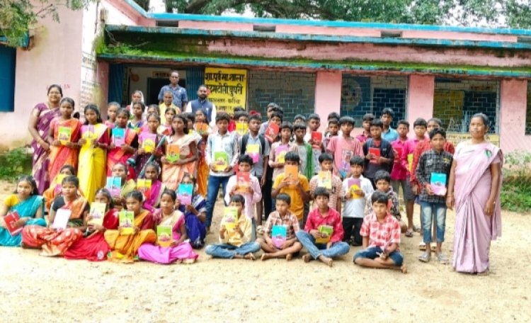 शिक्षक दिवस पर कदमटोली स्कूल में दिखा सम्मान और स्नेह का संगम, शिक्षकों को भेंट किए गिलास, विद्यार्थियों को मिली कॉपी-पेन
